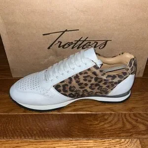Trotters | Shoes | Trotters Infinity Leather Sneakers White Tan